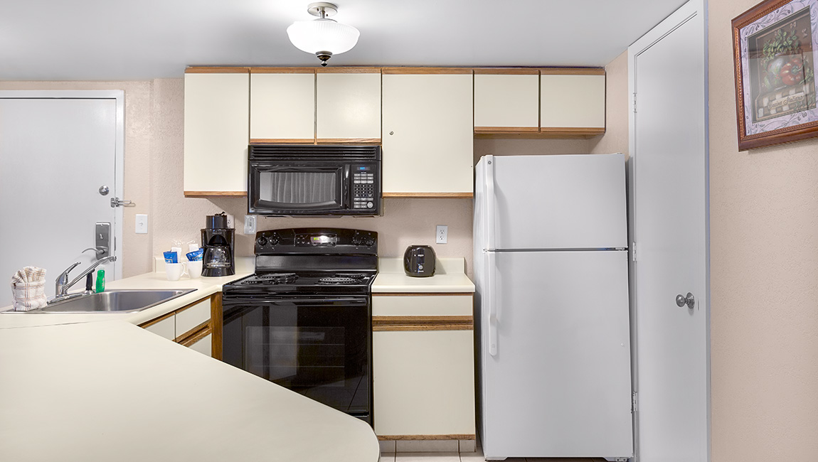 Full kitchen